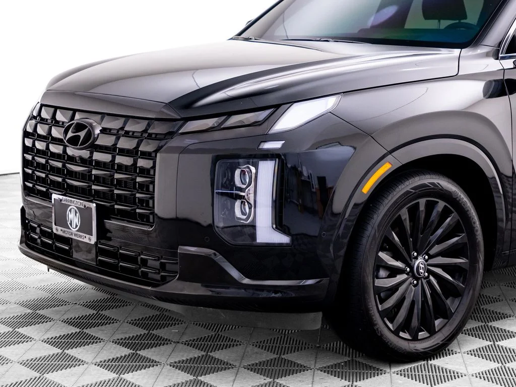 Used 2025 Black Hyundai Calligraphy Night Edition image 41