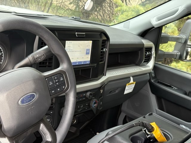 2026 Ford F-550 Super Duty Chassis Cab XL - Photo 37