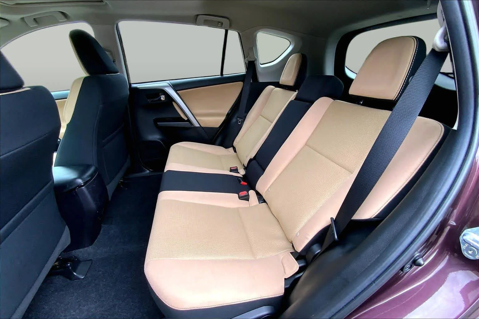 Used 2017 Black Currant Metallic Toyota XLE image 21