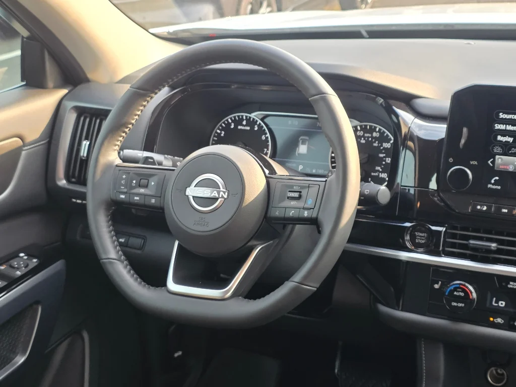 Used 2025 White Nissan SL image 26