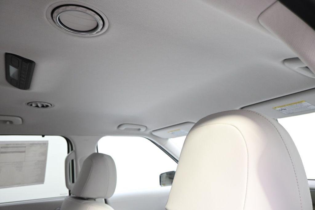 New 2026 White Pearl Hyundai SEL AWD image 17