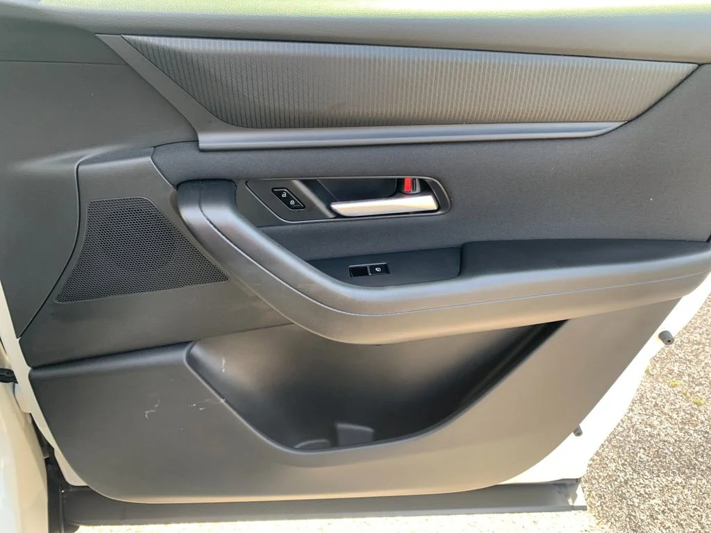 Used 2025 White Mazda 3.3 Turbo Select image 21