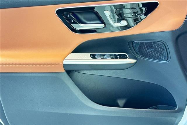 New 2026 Polar White Mercedes-Benz GLC 300 image 46