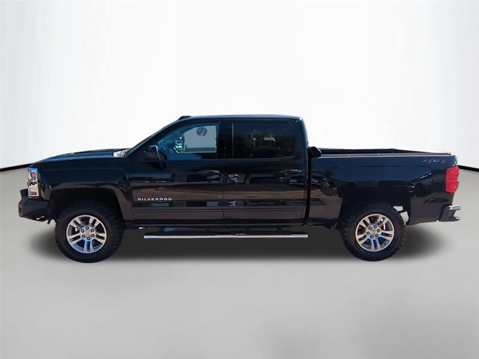 Used 2018 Black Chevrolet LT image 2