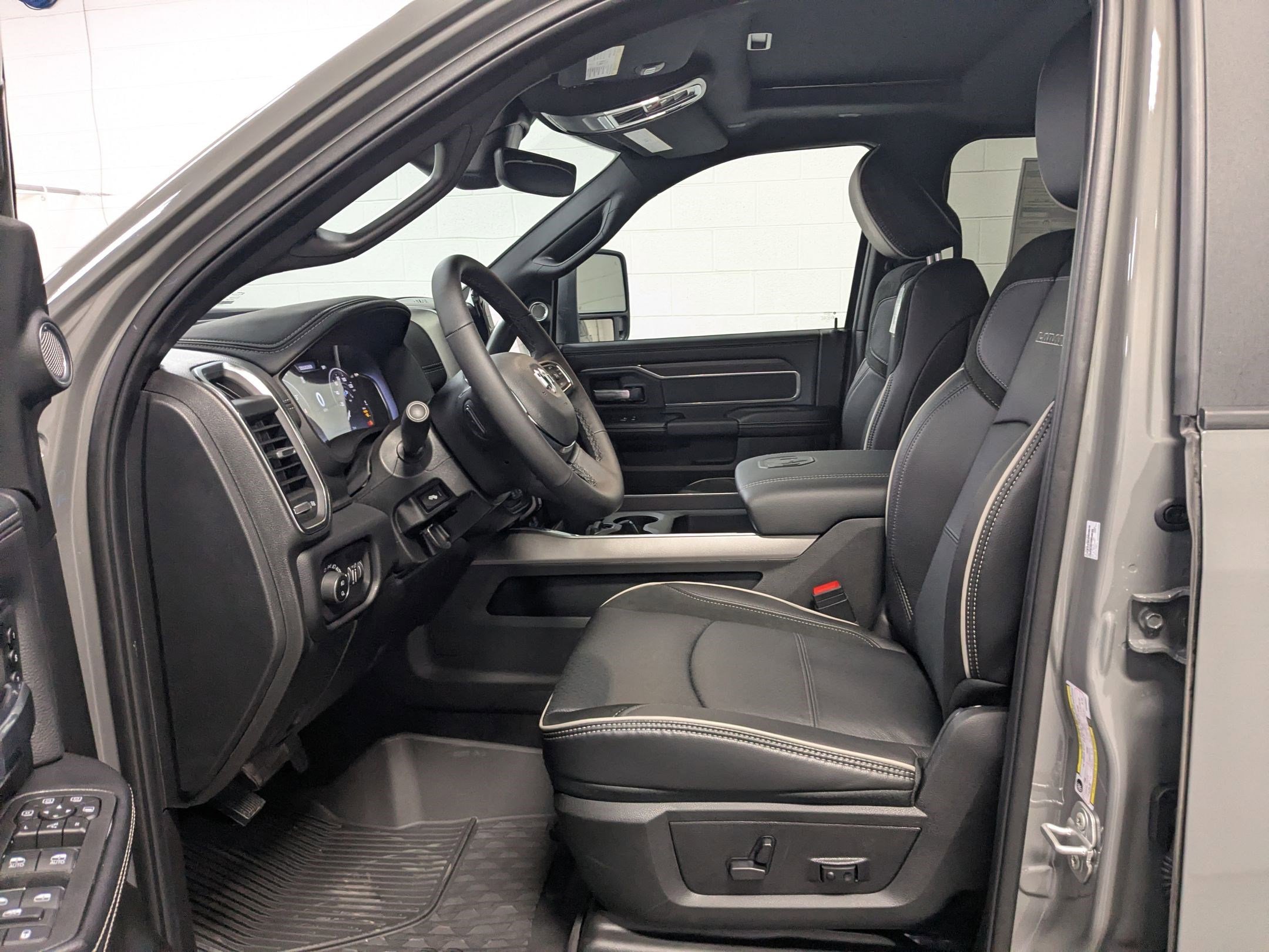 New 2026 Ceramic Gray Clear-Coat Exterior Paint RAM Laramie image 15