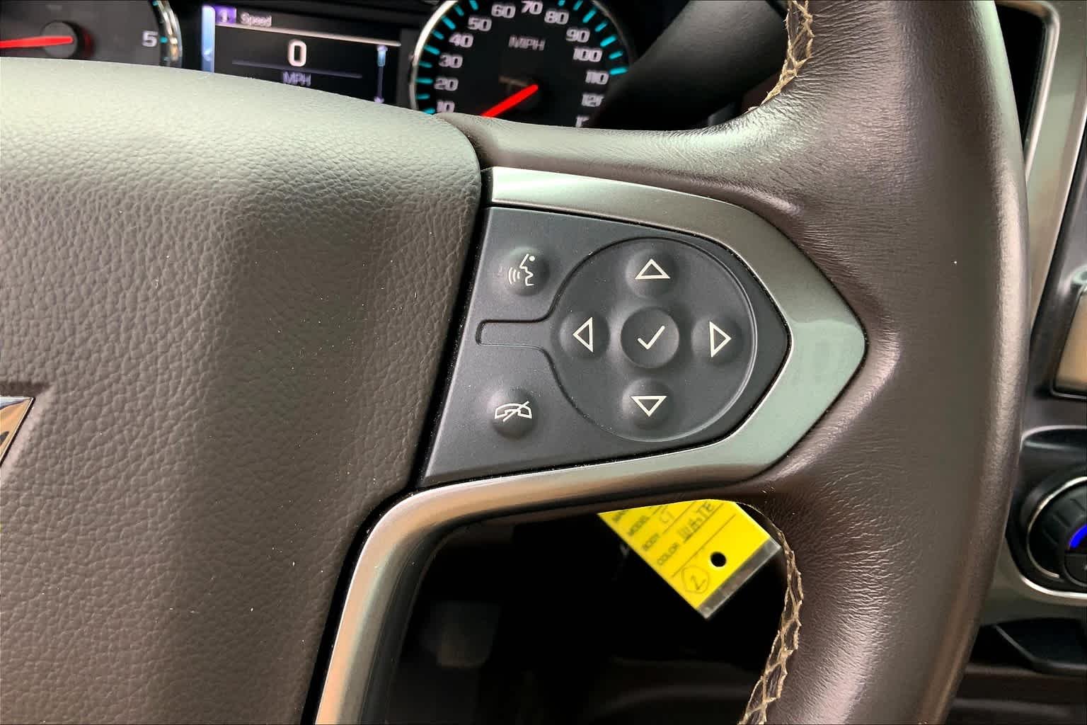 Used 2016 Iridescent Pearl Tricoat Chevrolet LT image 25