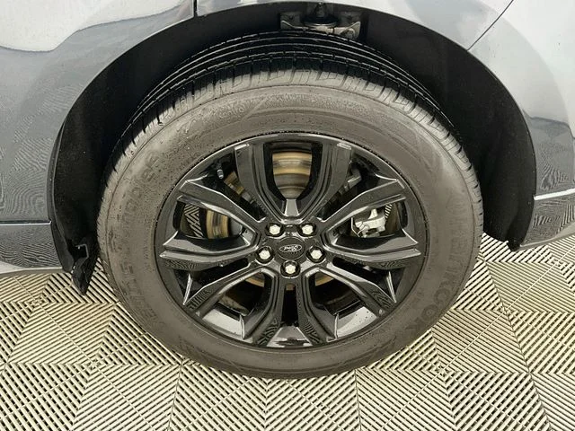 Certified Pre-Owned 2024 Ford Edge SE