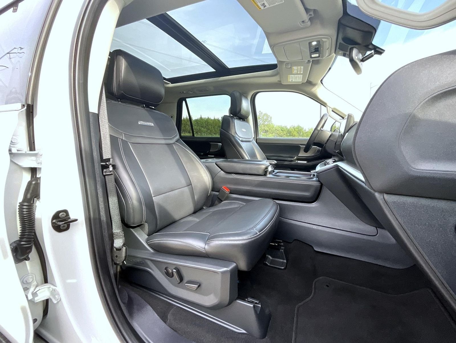 Used 2025 White Ford Platinum image 16