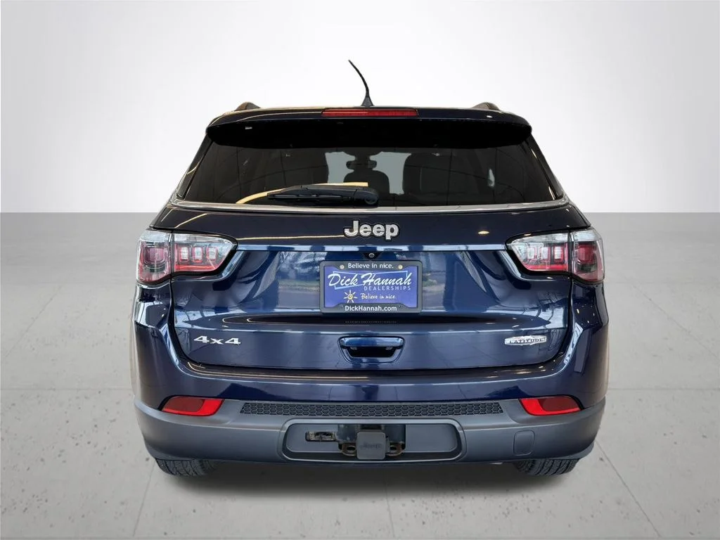 Used 2018 Blue Jeep Latitude image 8