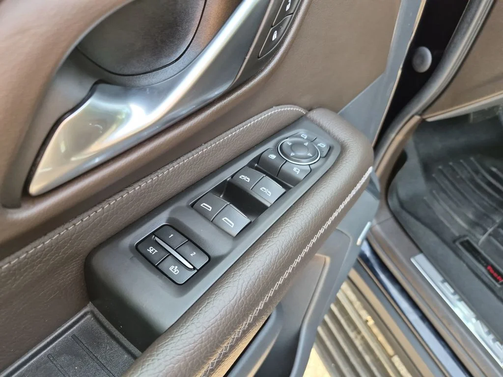 Used 2022 Blue GMC Denali image 18