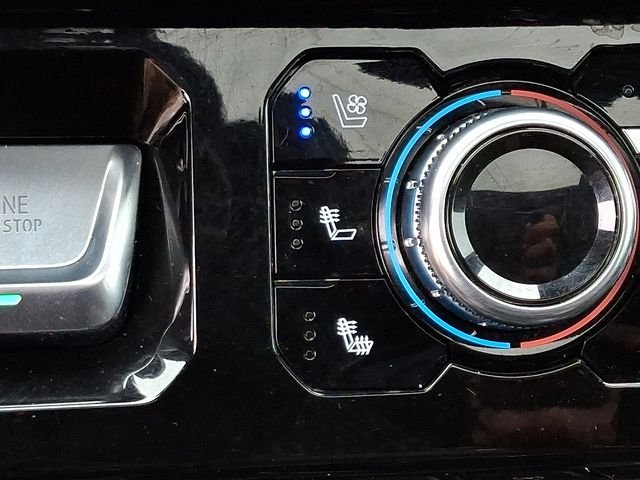 Used 2022 Black GMC AT4 image 26