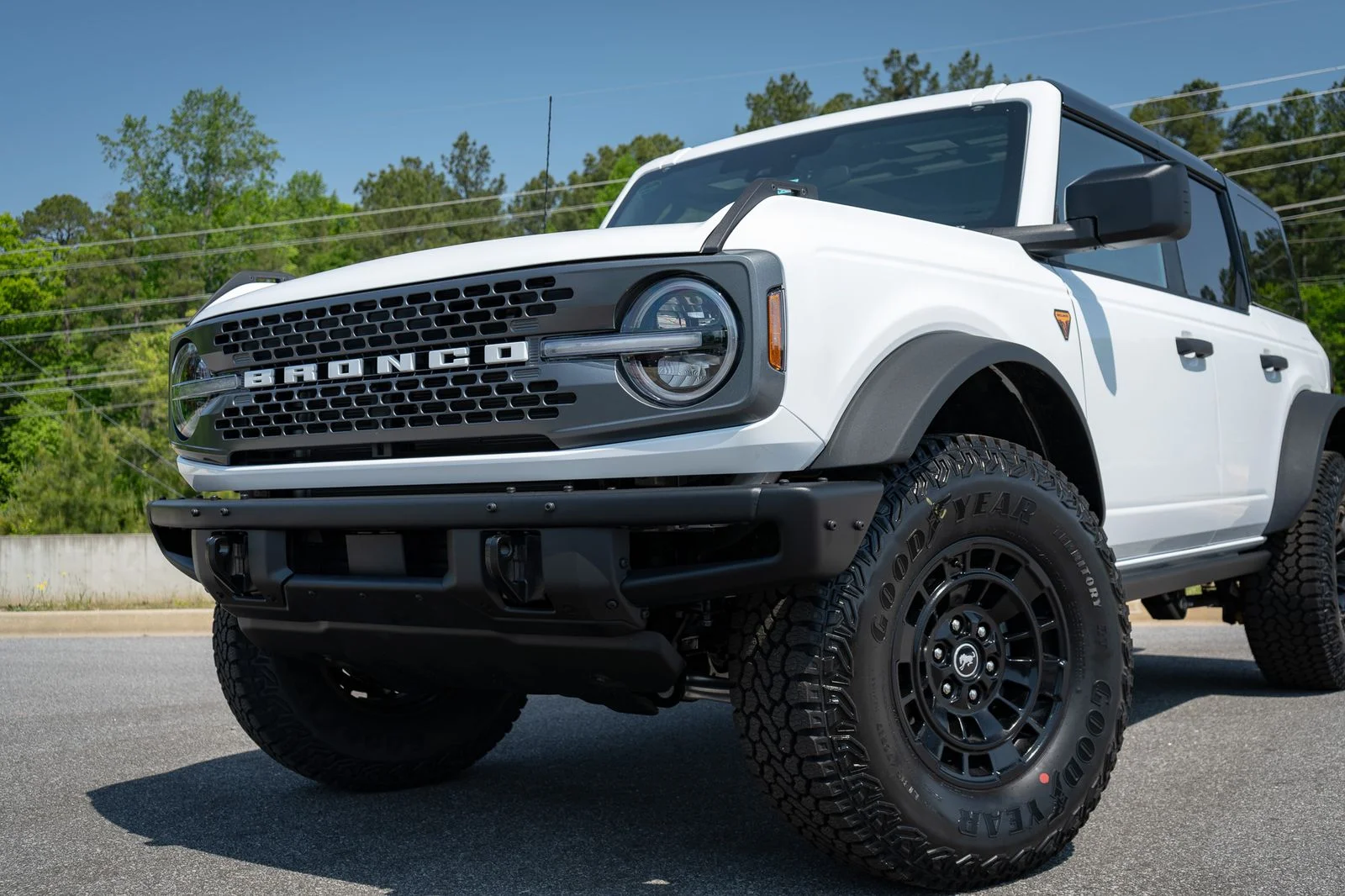 New 2026 Oxford White Ford Badlands® image 4