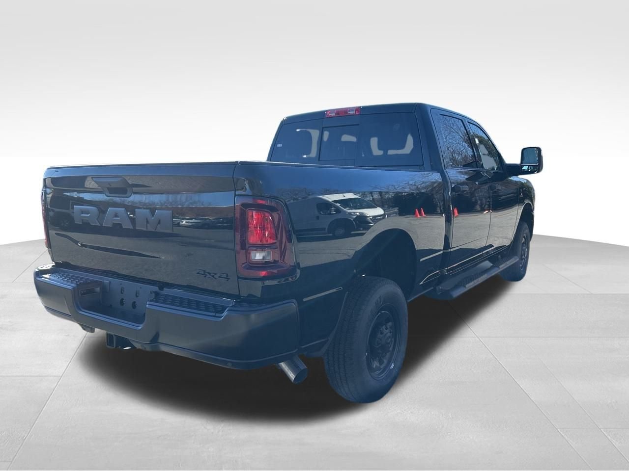 New 2026 Diamond Black Crystal Pearl-Coat Exterior Paint RAM Tradesman image 6