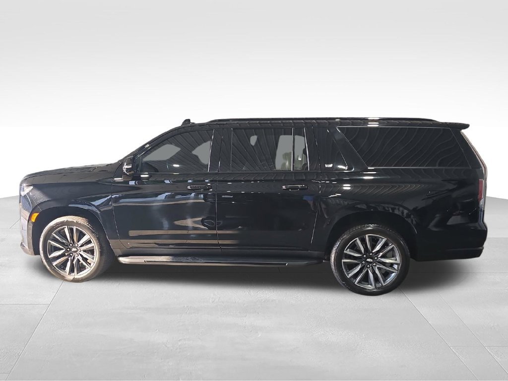 Used 2022 Black Cadillac Sport image 3