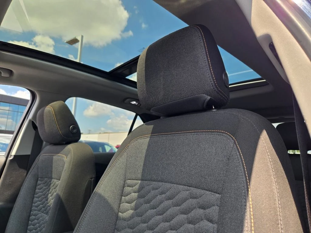 Used 2021 Midnight Blue Metallic Chevrolet LT image 25