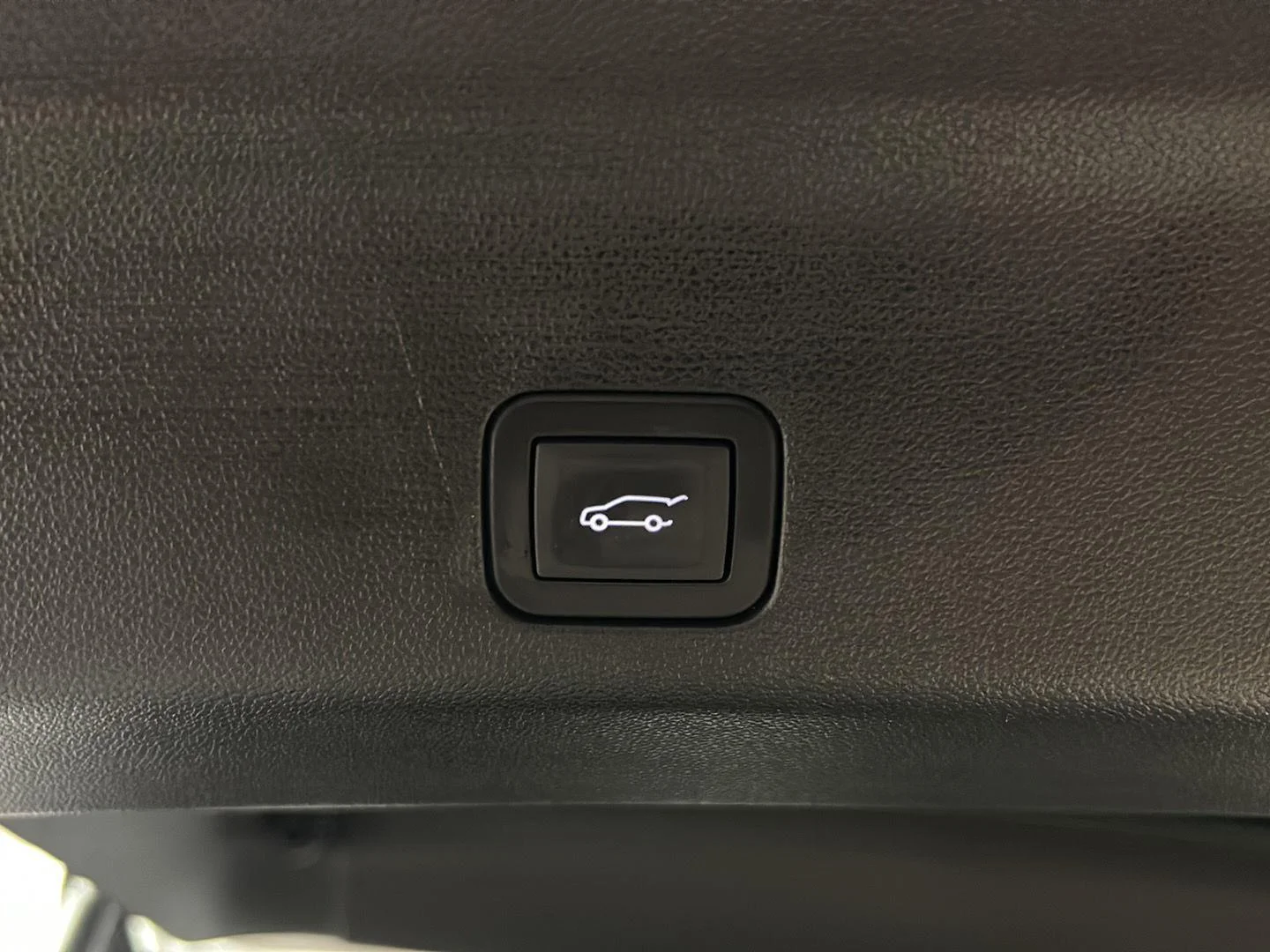 Used 2026 Summit White GMC AT4 Ultimate image 9