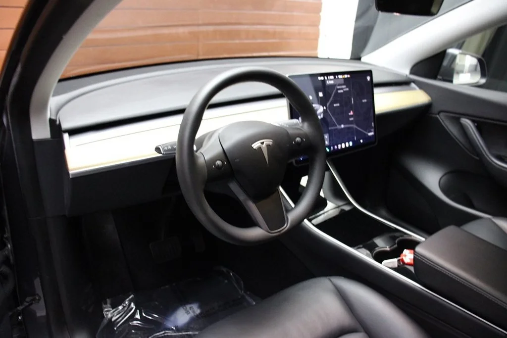 Used 2020 Solid Black Tesla Long Range image 20