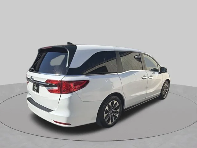 Used 2024 White Honda EX-L image 3