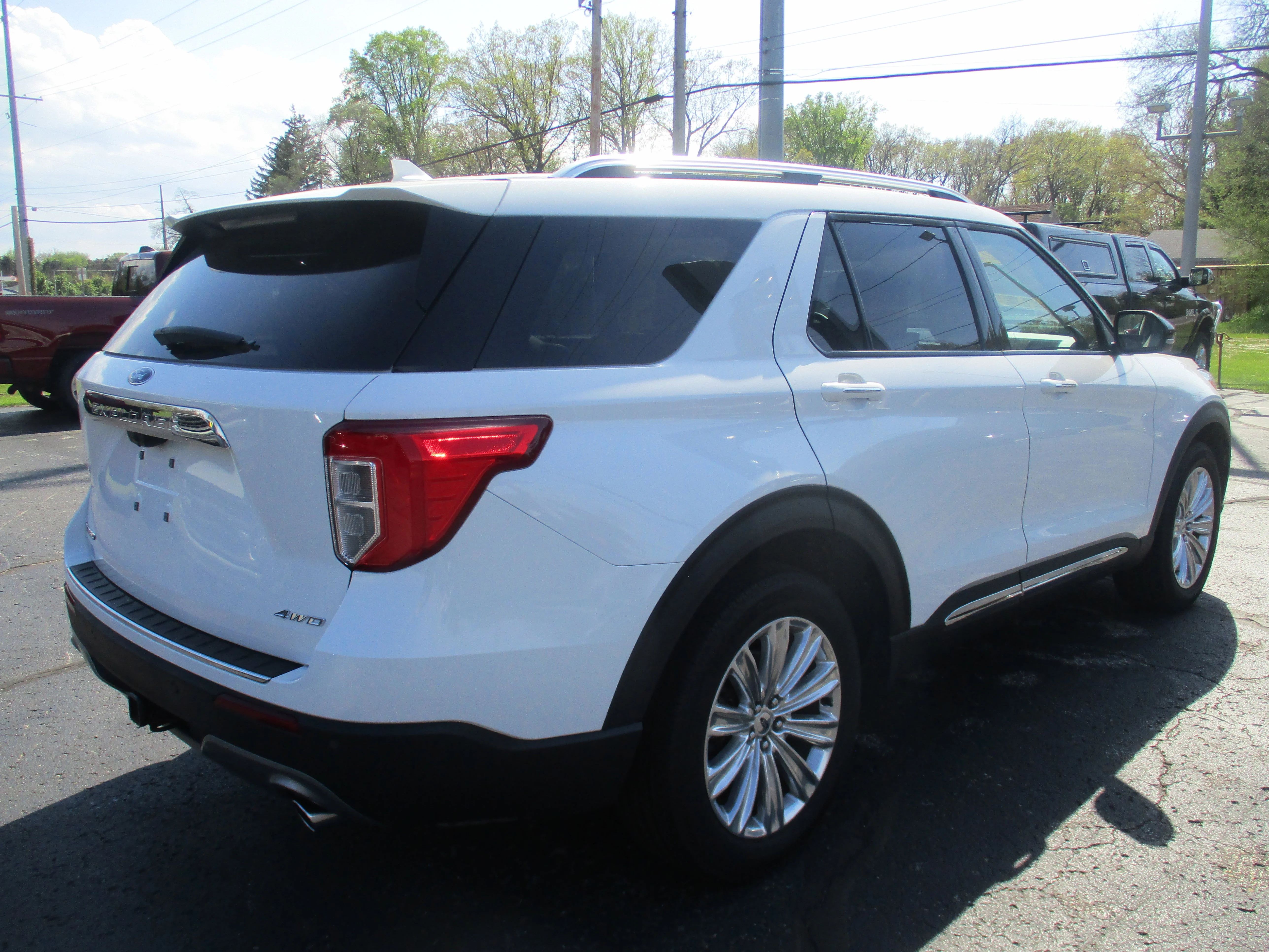 Used 2022 Star White Metallic Tri-Coat Ford Limited image 6