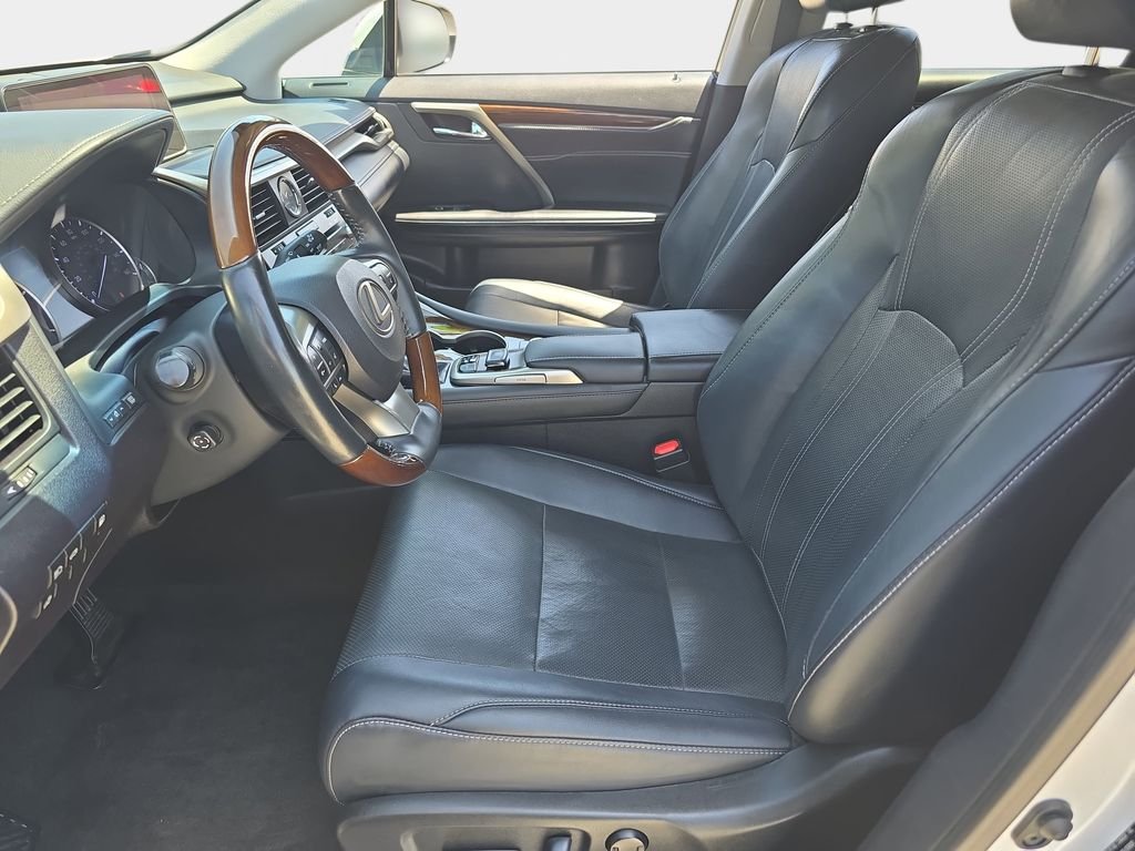 Used 2019 White Lexus 450h image 18