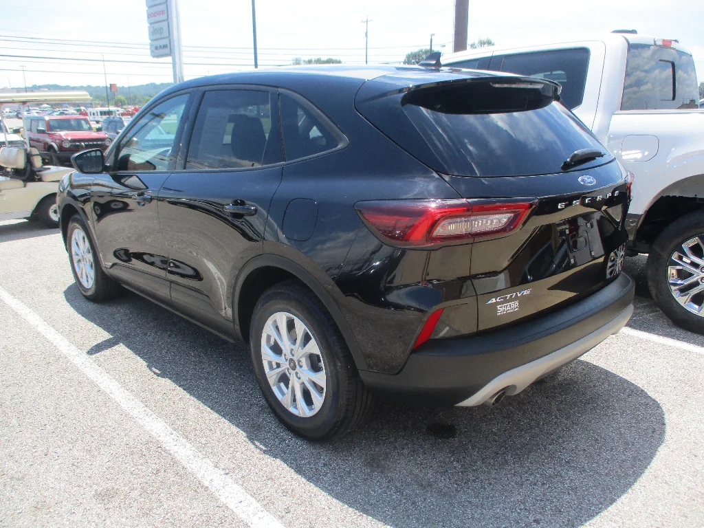 Used 2025 Agate Black Metallic Ford Active image 17
