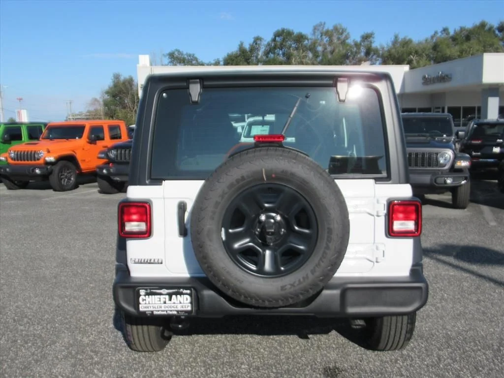 New 2026 Bright White Clear-Coat Exterior Paint Jeep Sport image 5