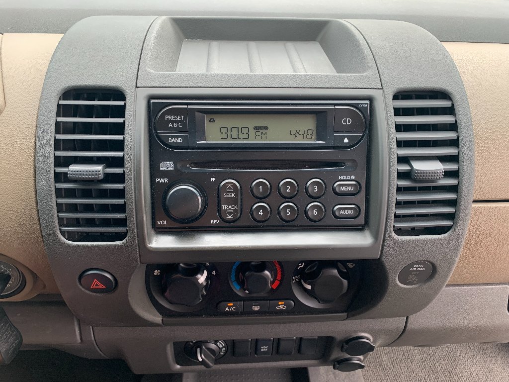 Used 2007 Avalanche Nissan S image 16