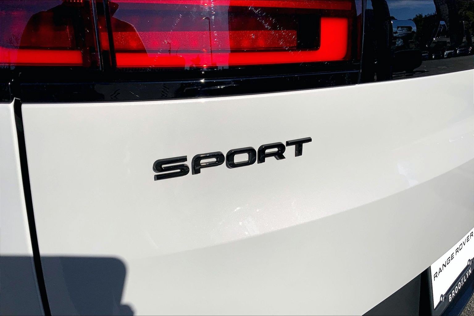 New 2027 Borasco Grey Land Rover  SE P360 image 15