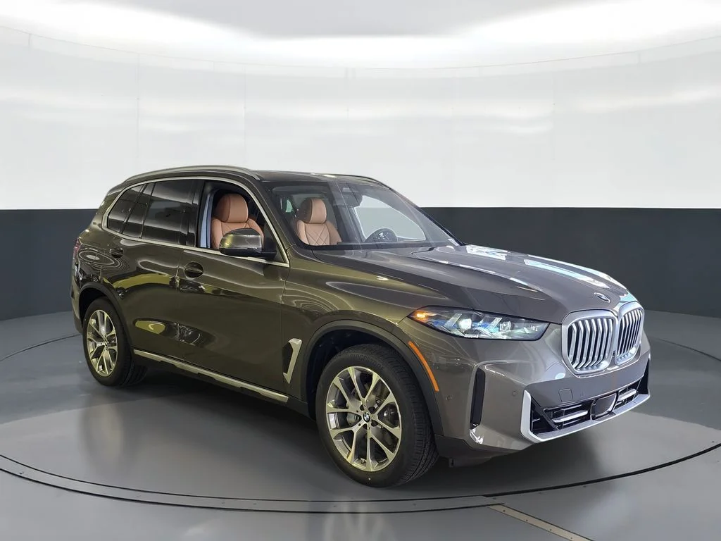 New 2026 Green BMW xDrive40i image 2