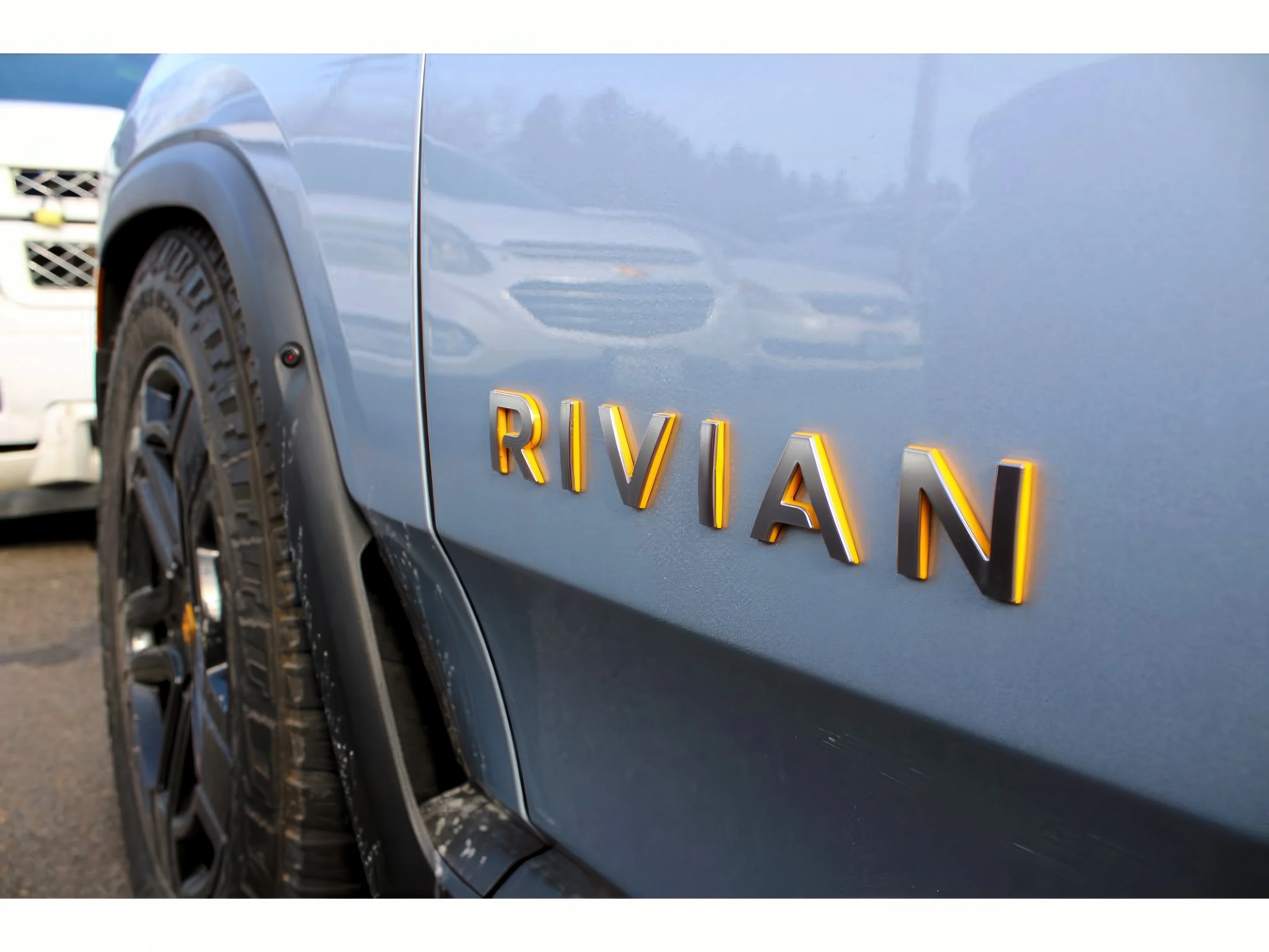 2023 Rivian R1T Adventure - Photo 17