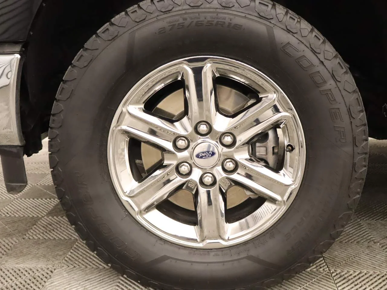 Used 2024 Agate Black Ford XLT Crew Cab image 6
