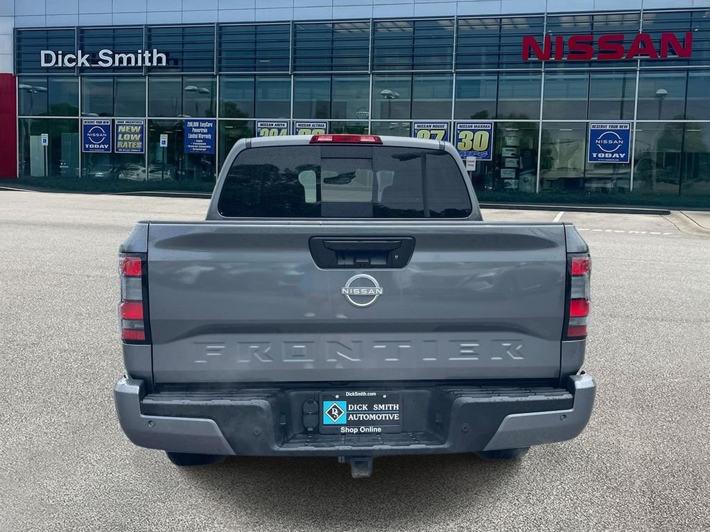 Used 2025 Gray Nissan SV image 5