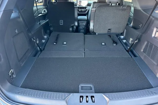 New 2026 Carbonized Gray Metallic Ford ST-Line image 40