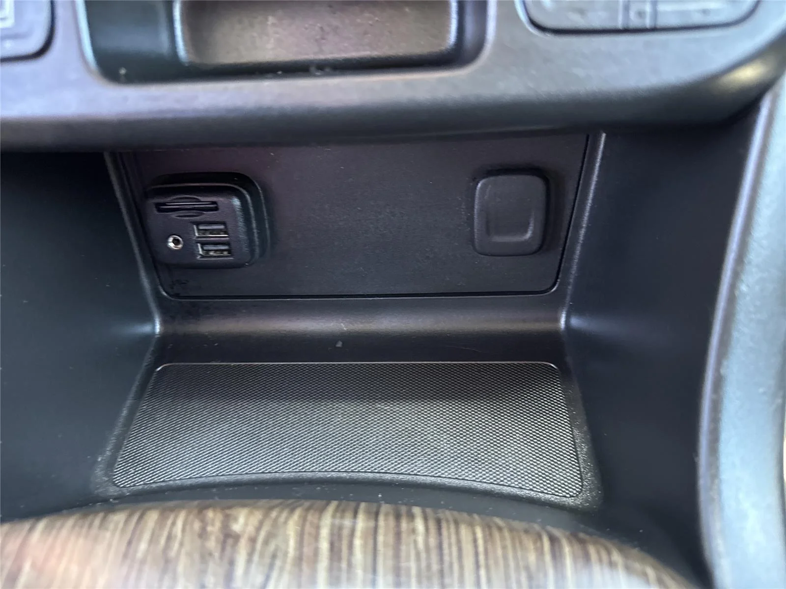 Used 2020 SUMMIT WHITE GMC 4WD Denali image 27