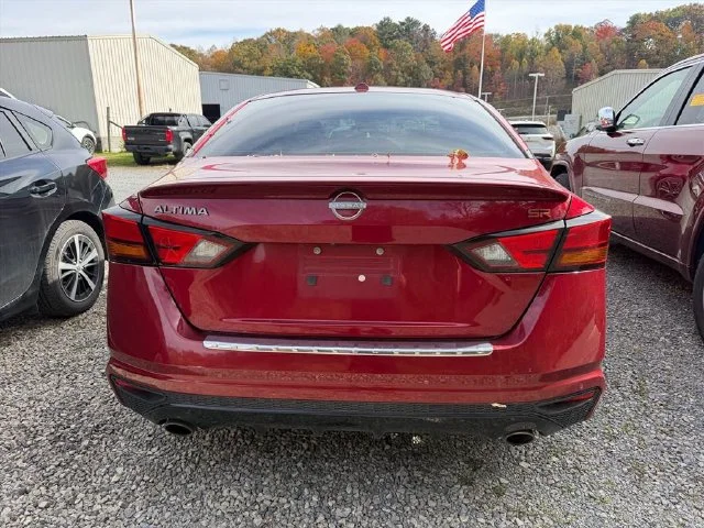 Used 2023 Red Nissan 2.5 SR image 13