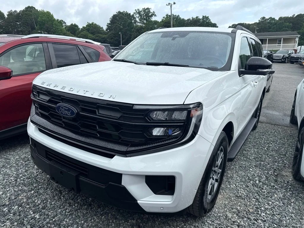 Used 2025 White Ford Active image 1
