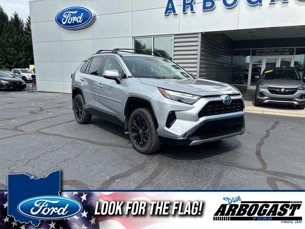 Used 2022 Silver Toyota SE image 1