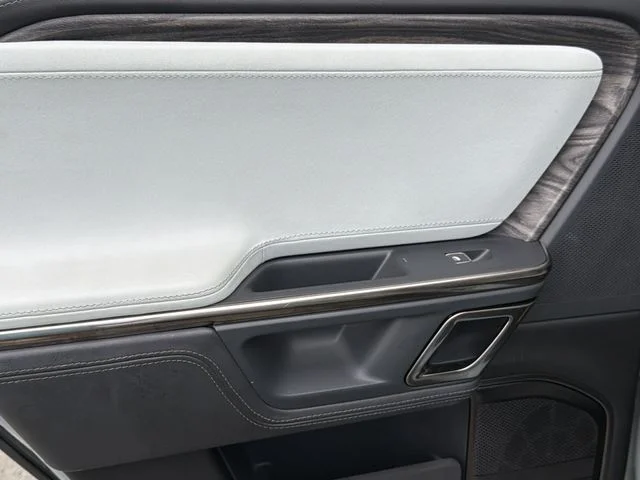 Used 2022  Rivian Adventure image 21