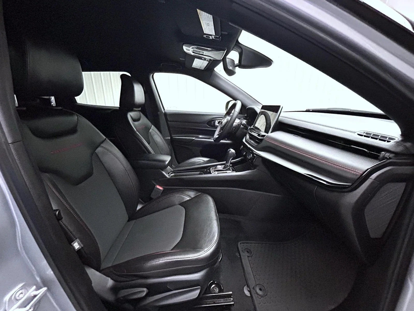 Used 2025 Silver Jeep Trailhawk image 15