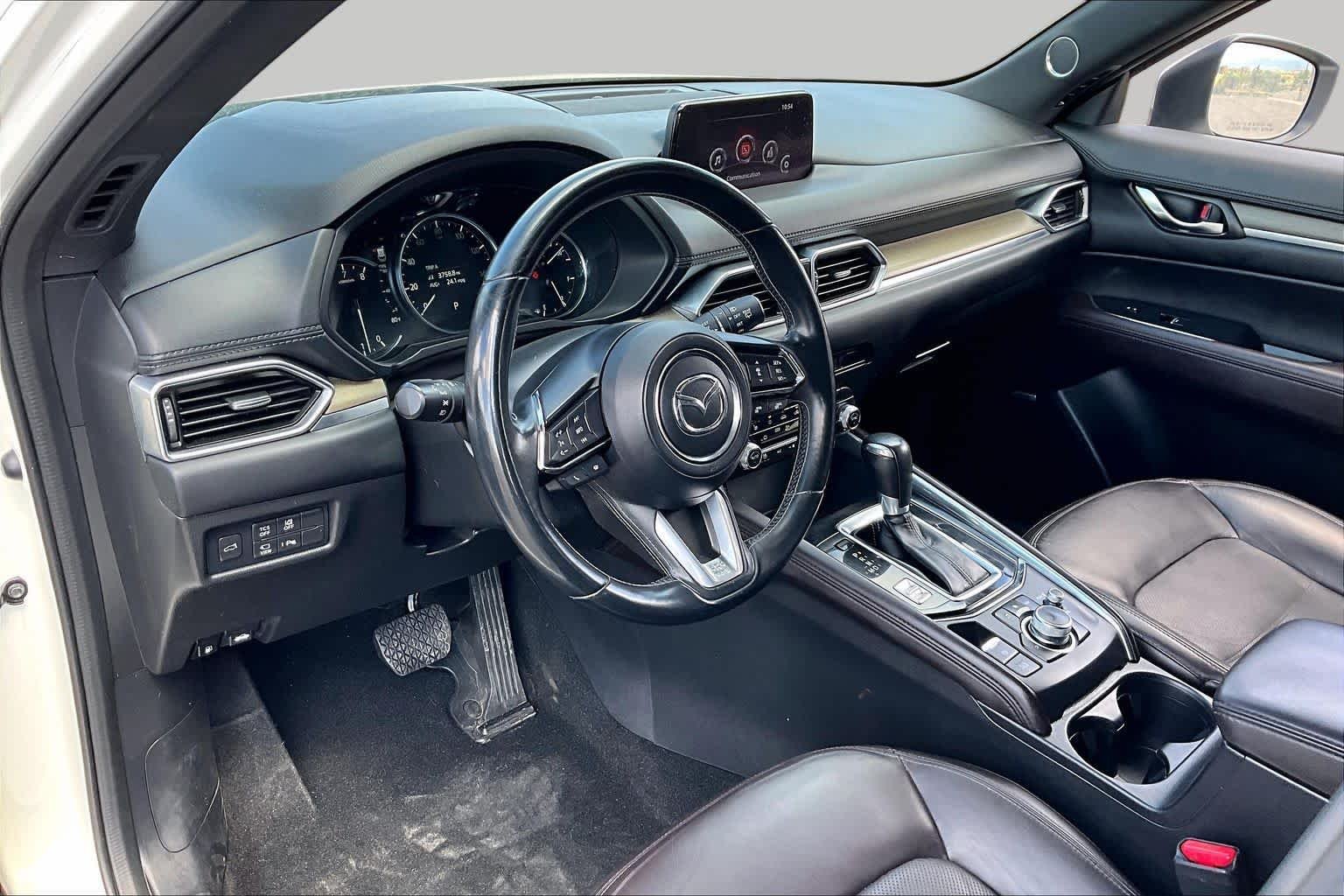 Used 2019 Snowflake White Pearl Mica Mazda Signature image 18