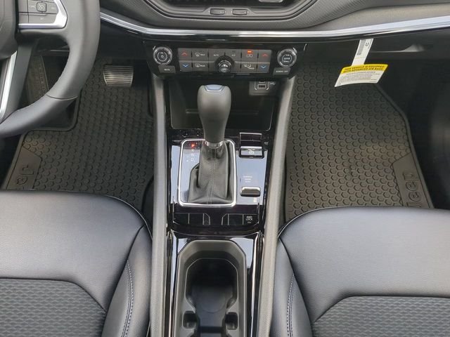 New 2026 Bright White Clearcoat Jeep Latitude image 22
