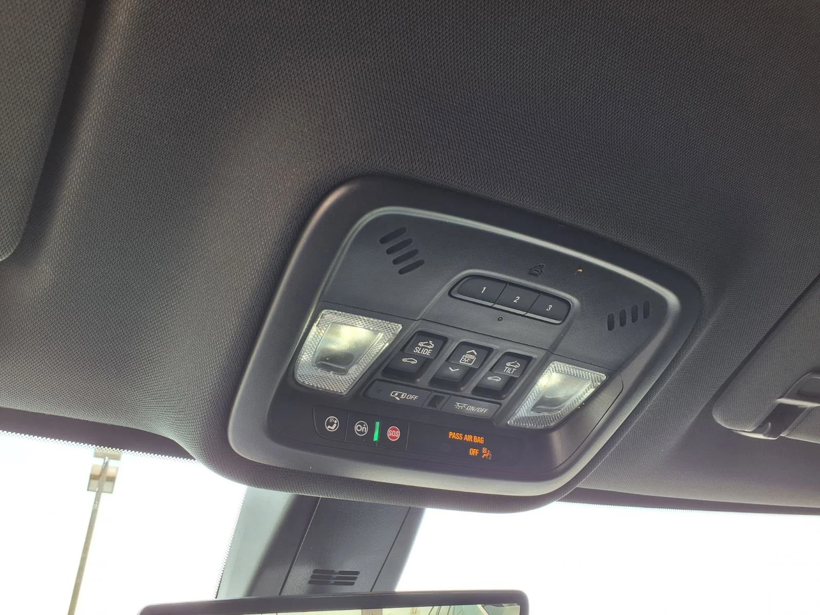 Used 2023 Iridescent Pearl Tricoat Chevrolet High Country image 9