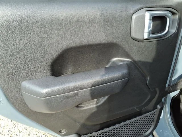 Used 2025 Gray Jeep Rubicon image 17