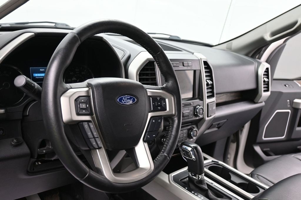 Used 2018 White Platinum Clearcoat Metallic Ford Lariat image 16