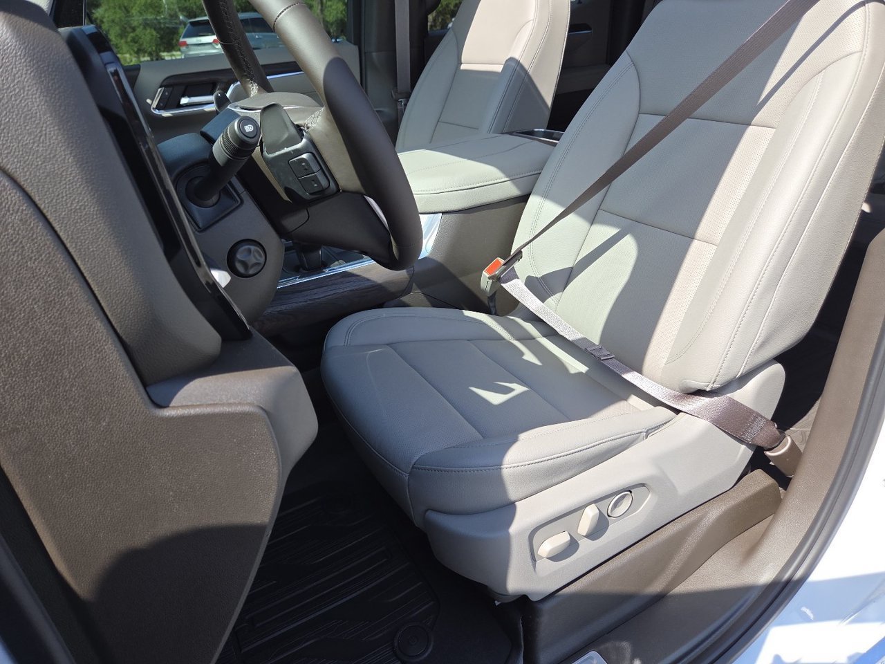 2026 GMC Sierra 1500 SLT - Photo 27