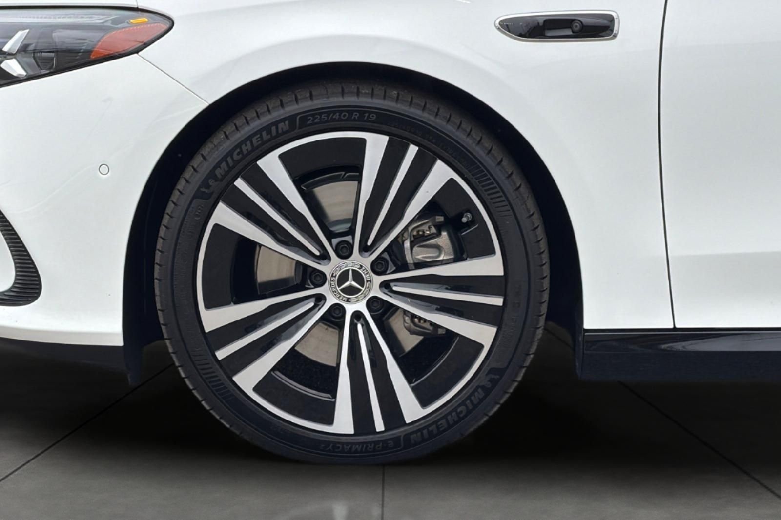 New 2027 Polar White Mercedes-Benz CLA 250+ image 5