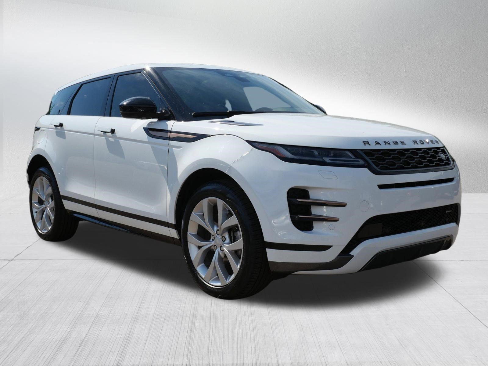 Used 2023 Fuji White Land Rover R-Dynamic SE image 7