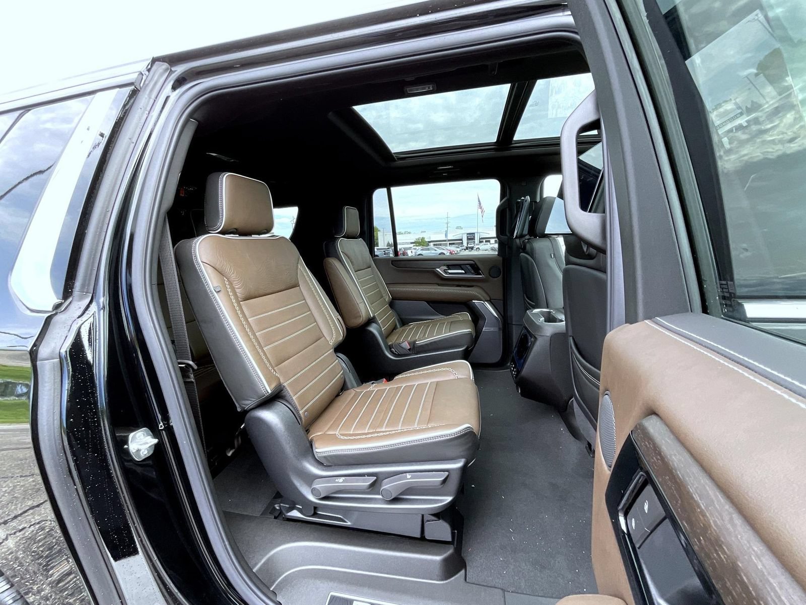 2026 GMC Yukon XL Denali Ultimate - Photo 18