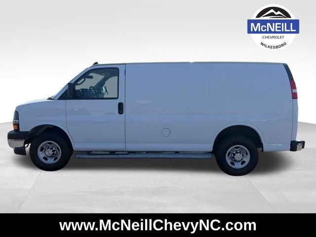 Used 2024 White Chevrolet Work Van image 5