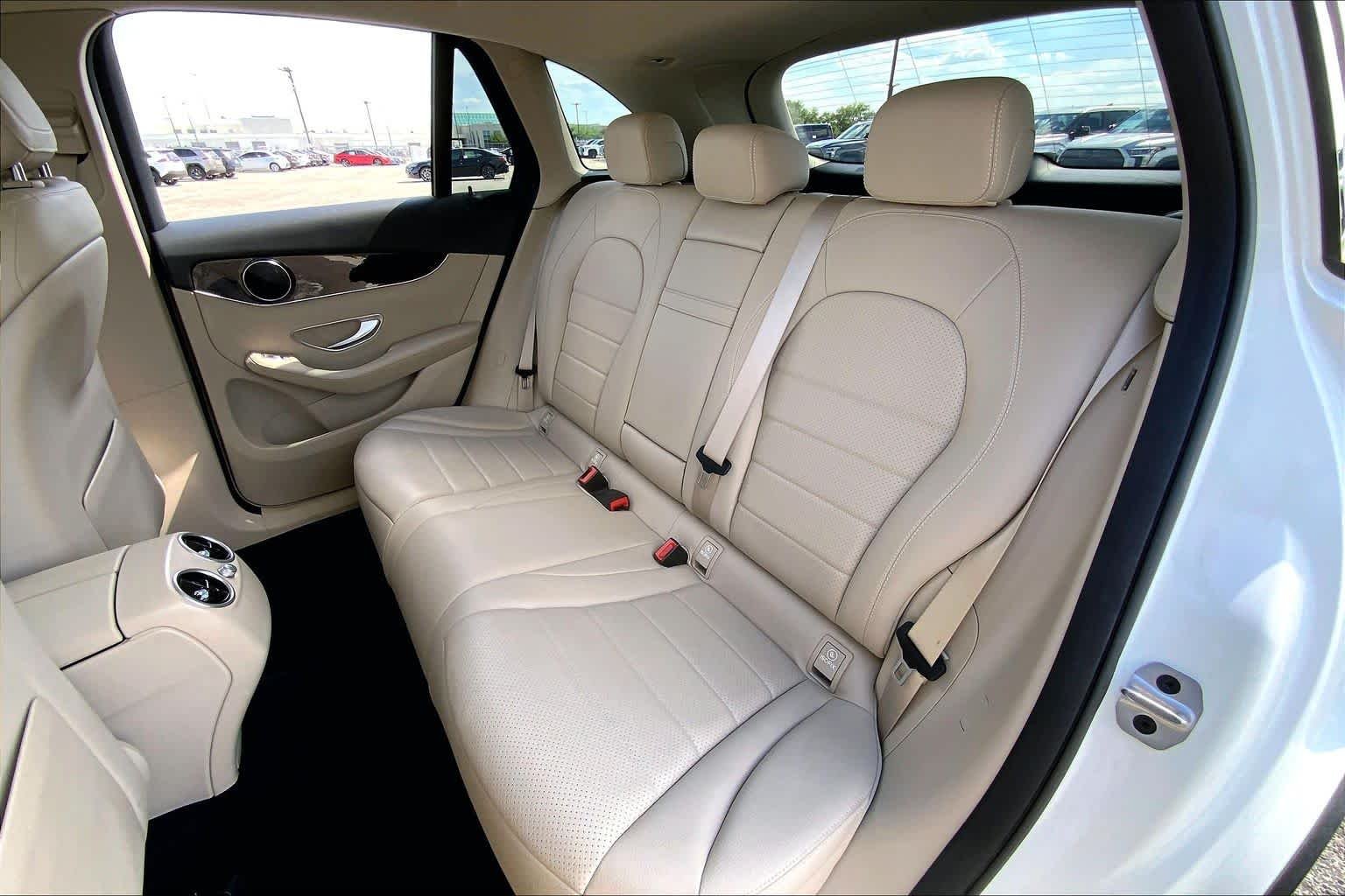 Used 2022 Polar White Mercedes-Benz GLC 300 image 20